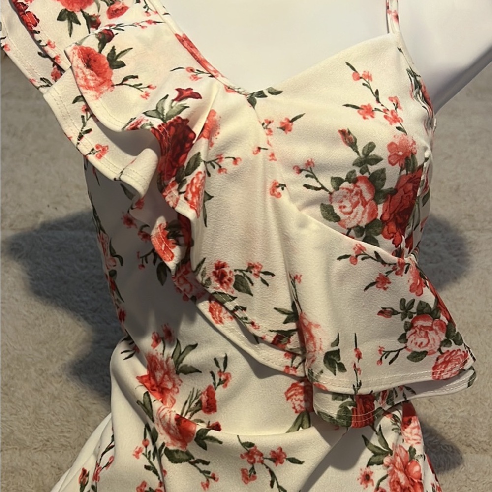 Elegant Floral Ruffle Top - Cream and Red